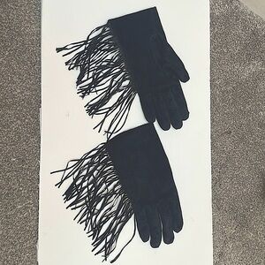 Carolina Amato Black Suede Fringed Gloves - size medium (vintage)